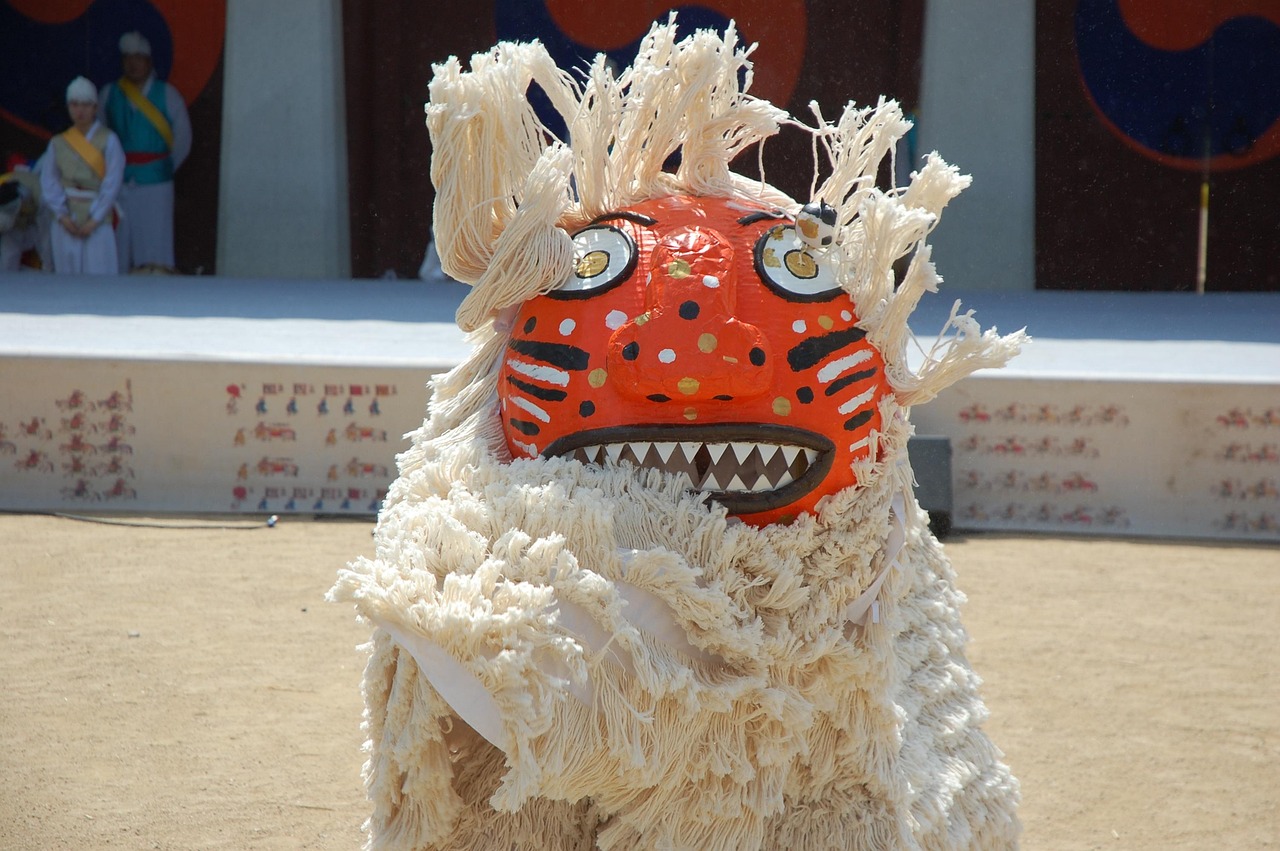 傳統(tǒng)與現(xiàn)代融合，最新門神的出現(xiàn)與演變